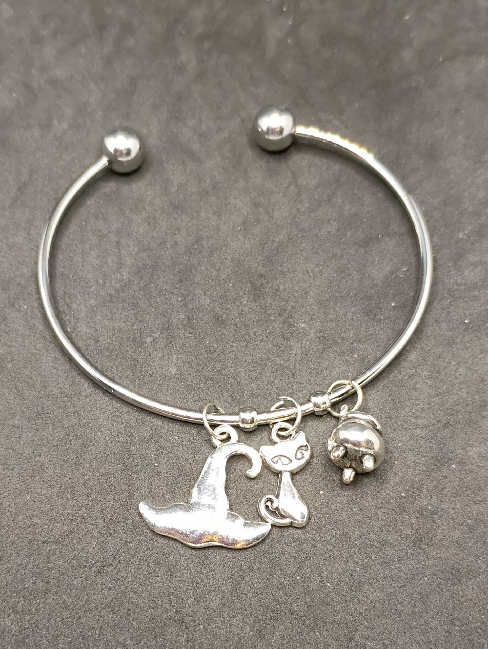 Hand Crafted Silver Cat & Witch Hat Charm Bracelet